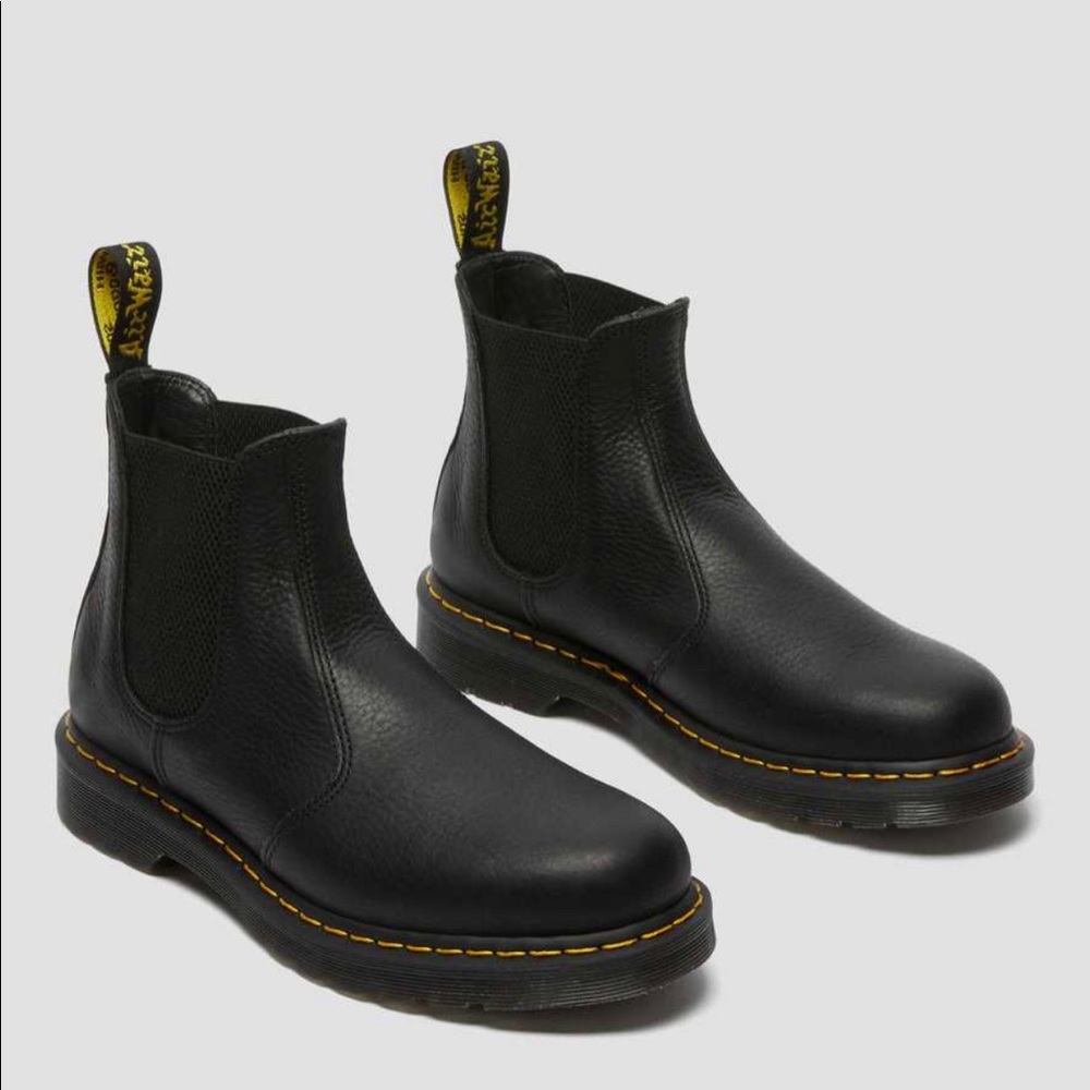 Dr. Marten’s 2976 Pull On Chelsea Boot